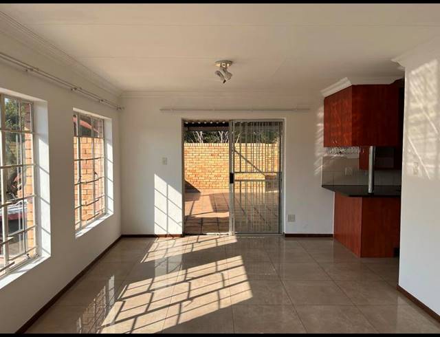 2 BEDROOM SIMPLEX FOR SALE IN EQUESTRIA